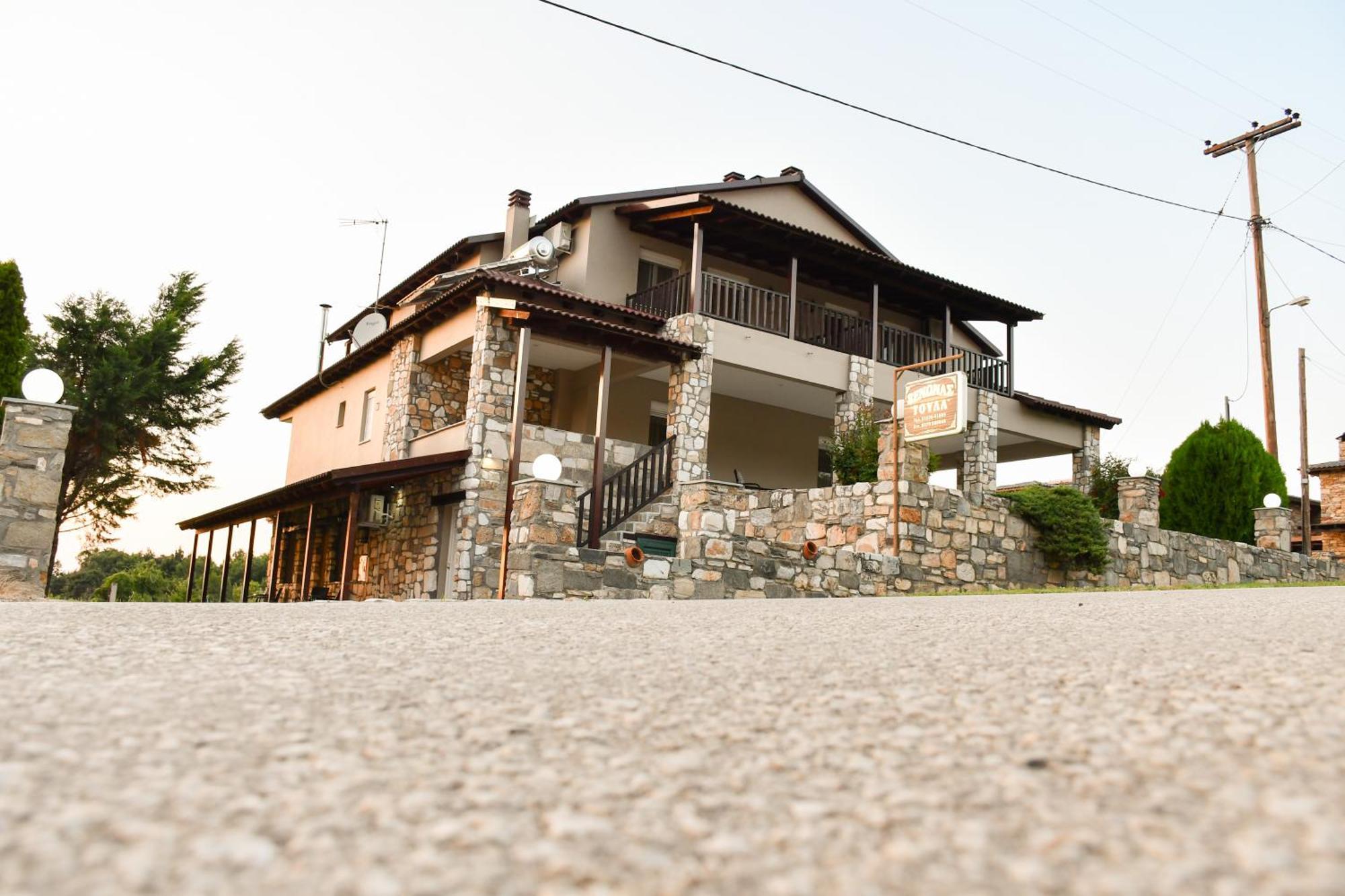 Toula Rooms Angistron Exterior photo