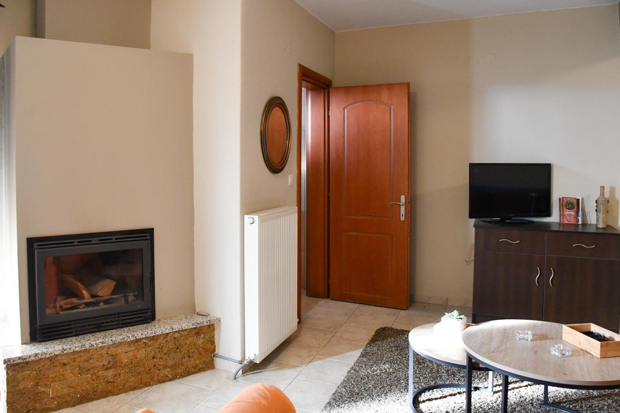Toula Rooms Angistron Exterior photo