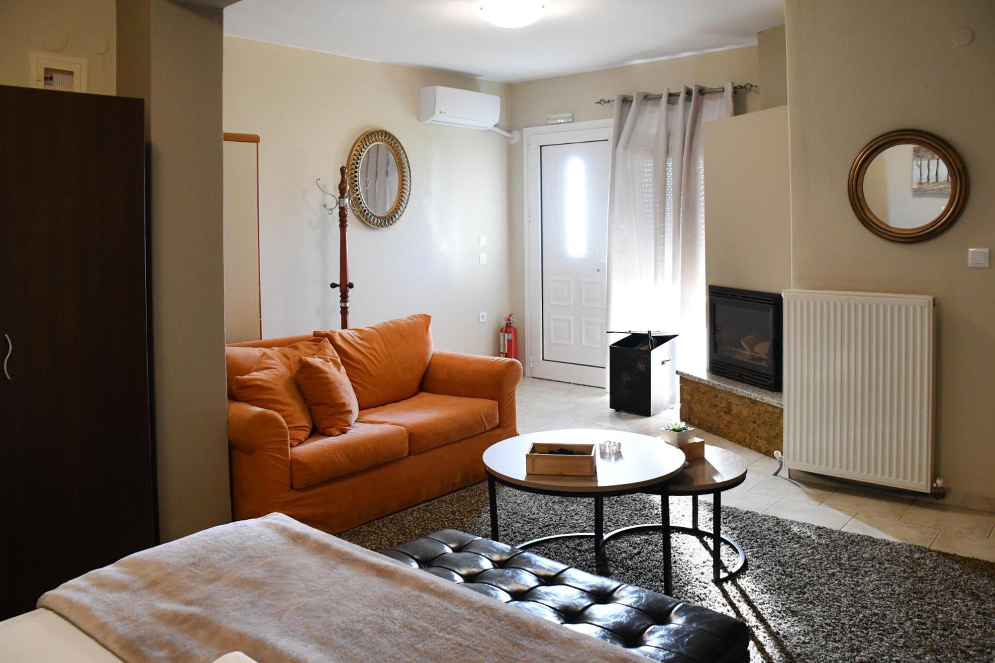 Toula Rooms Angistron Exterior photo