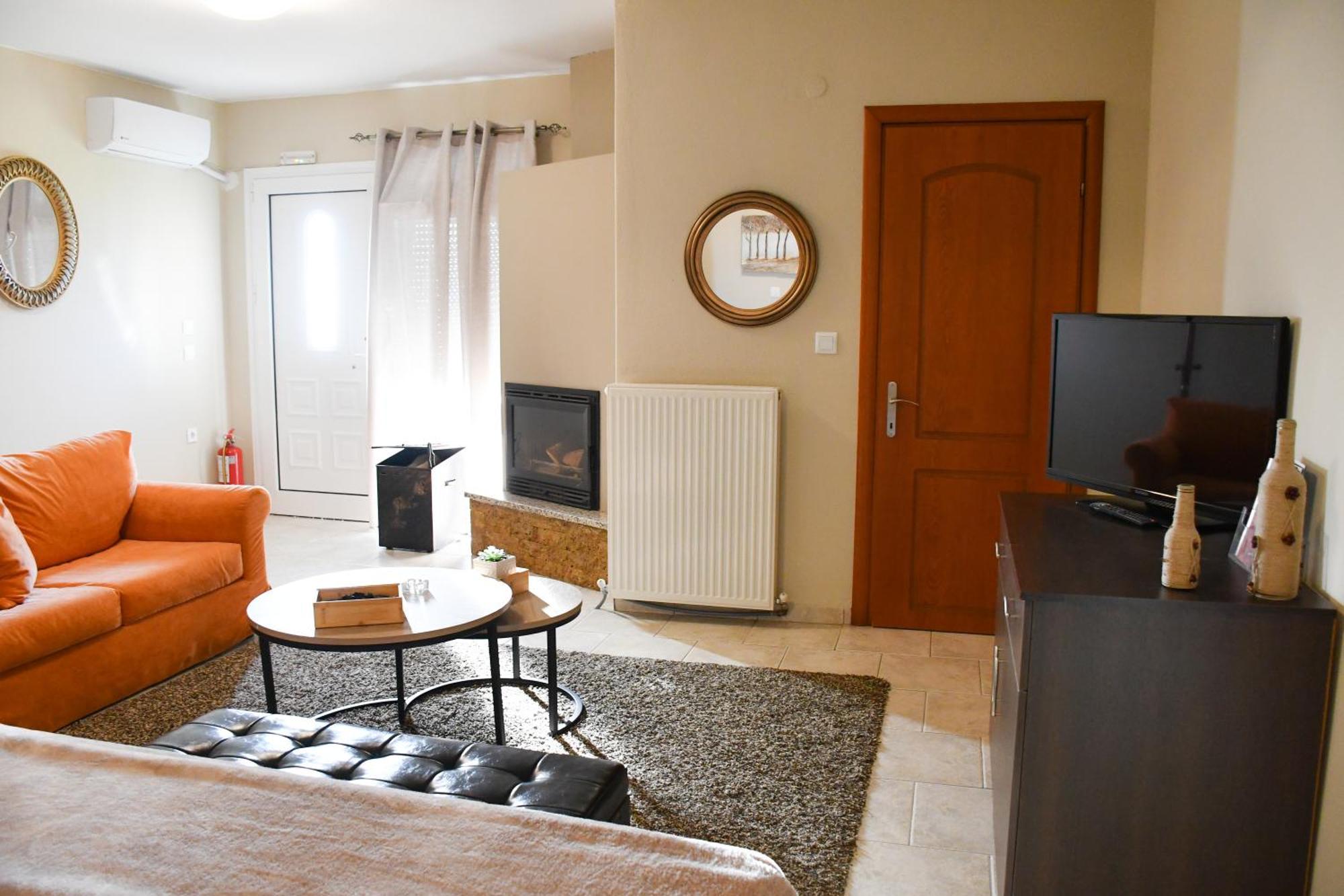 Toula Rooms Angistron Exterior photo