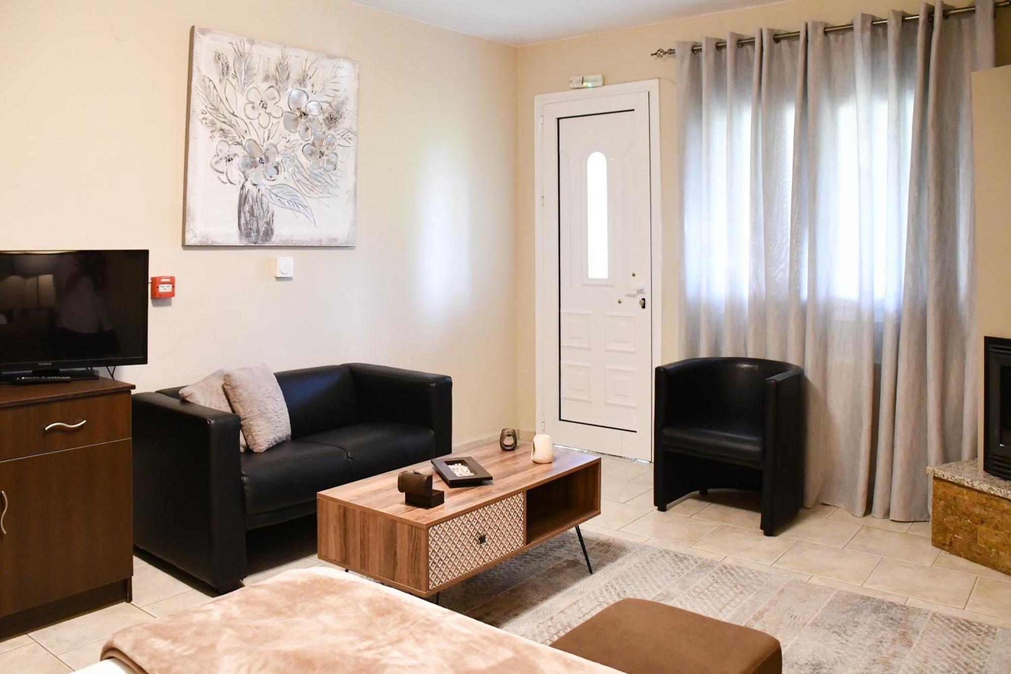 Toula Rooms Angistron Exterior photo