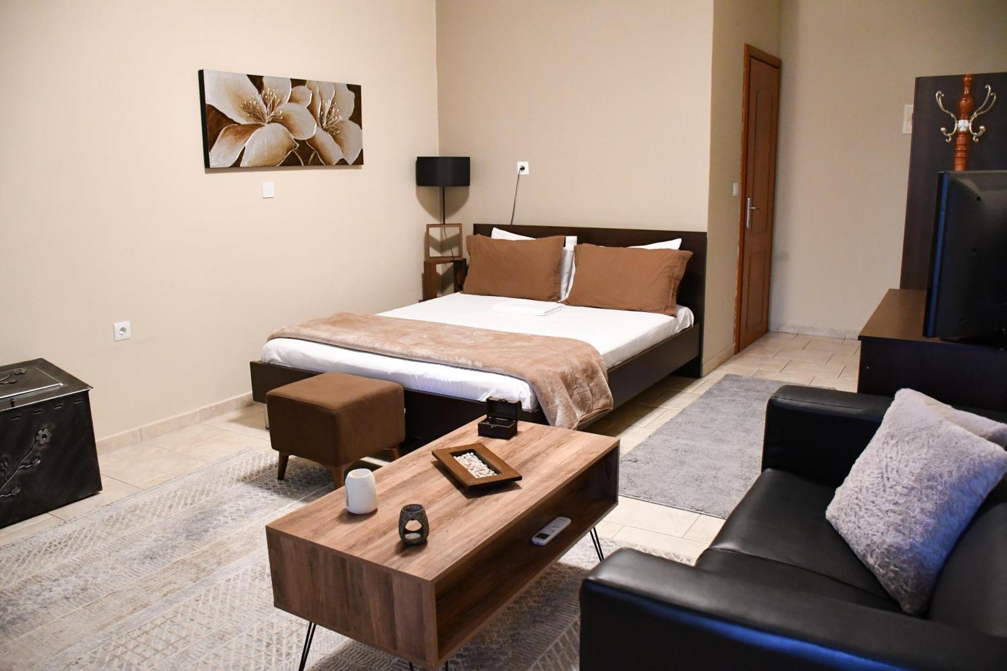 Toula Rooms Angistron Exterior photo