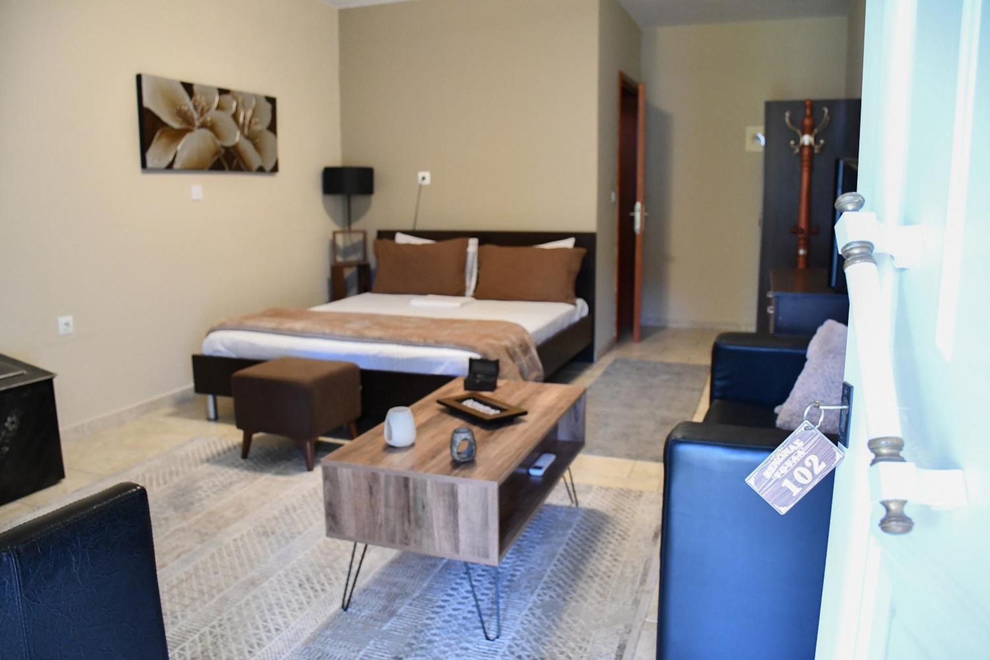 Toula Rooms Angistron Exterior photo