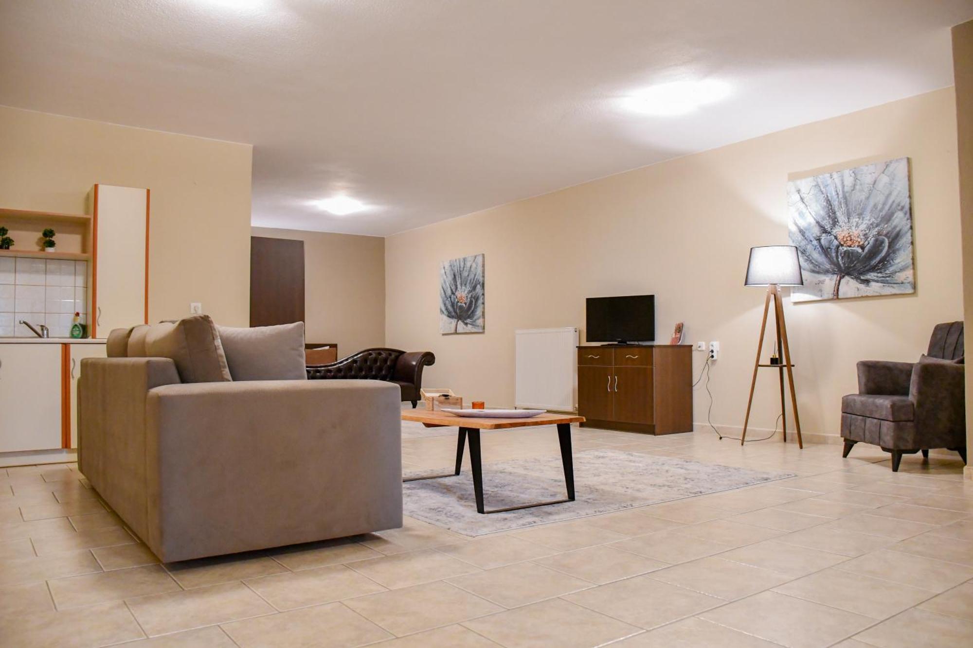 Toula Rooms Angistron Exterior photo