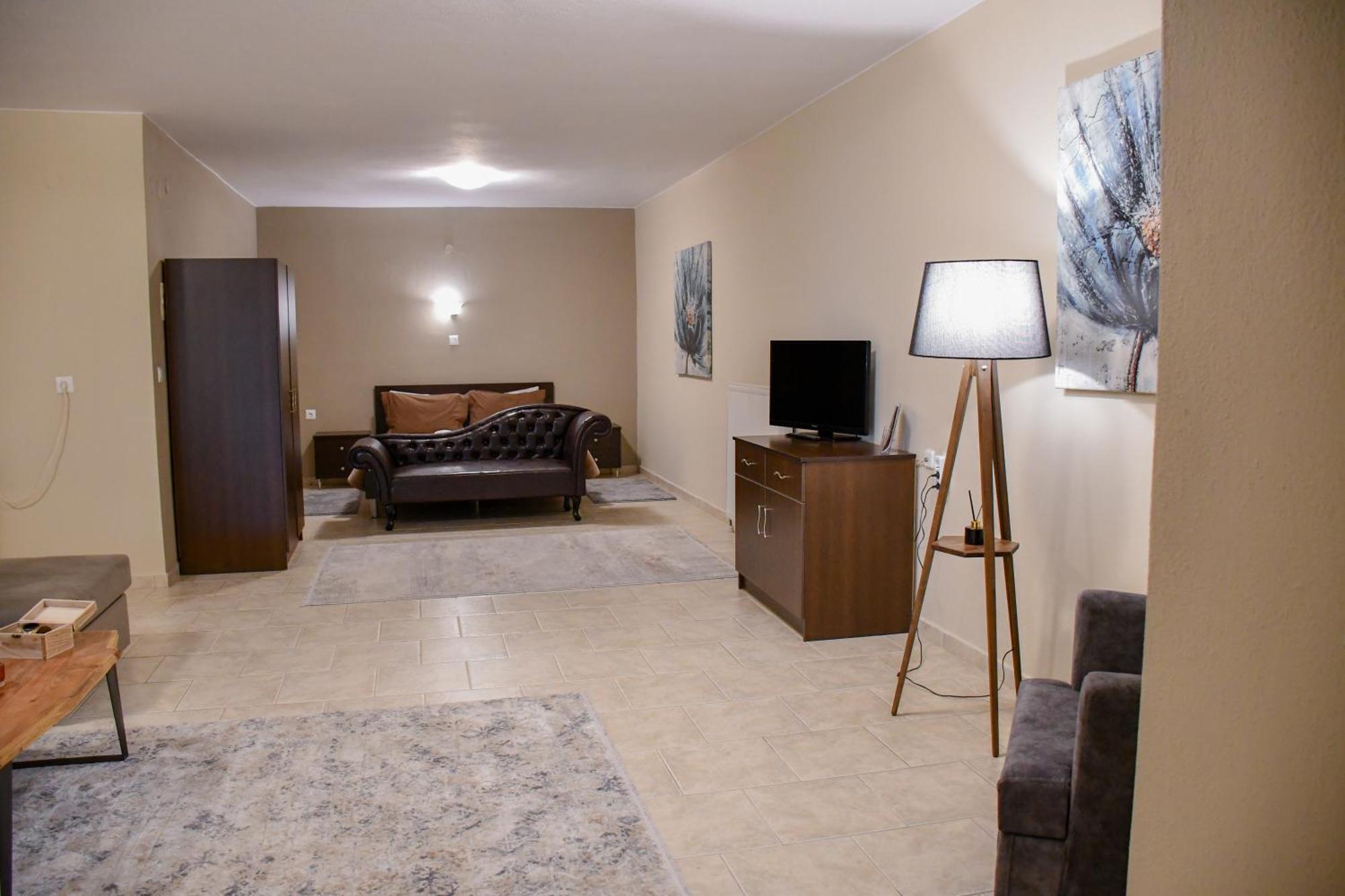 Toula Rooms Angistron Exterior photo