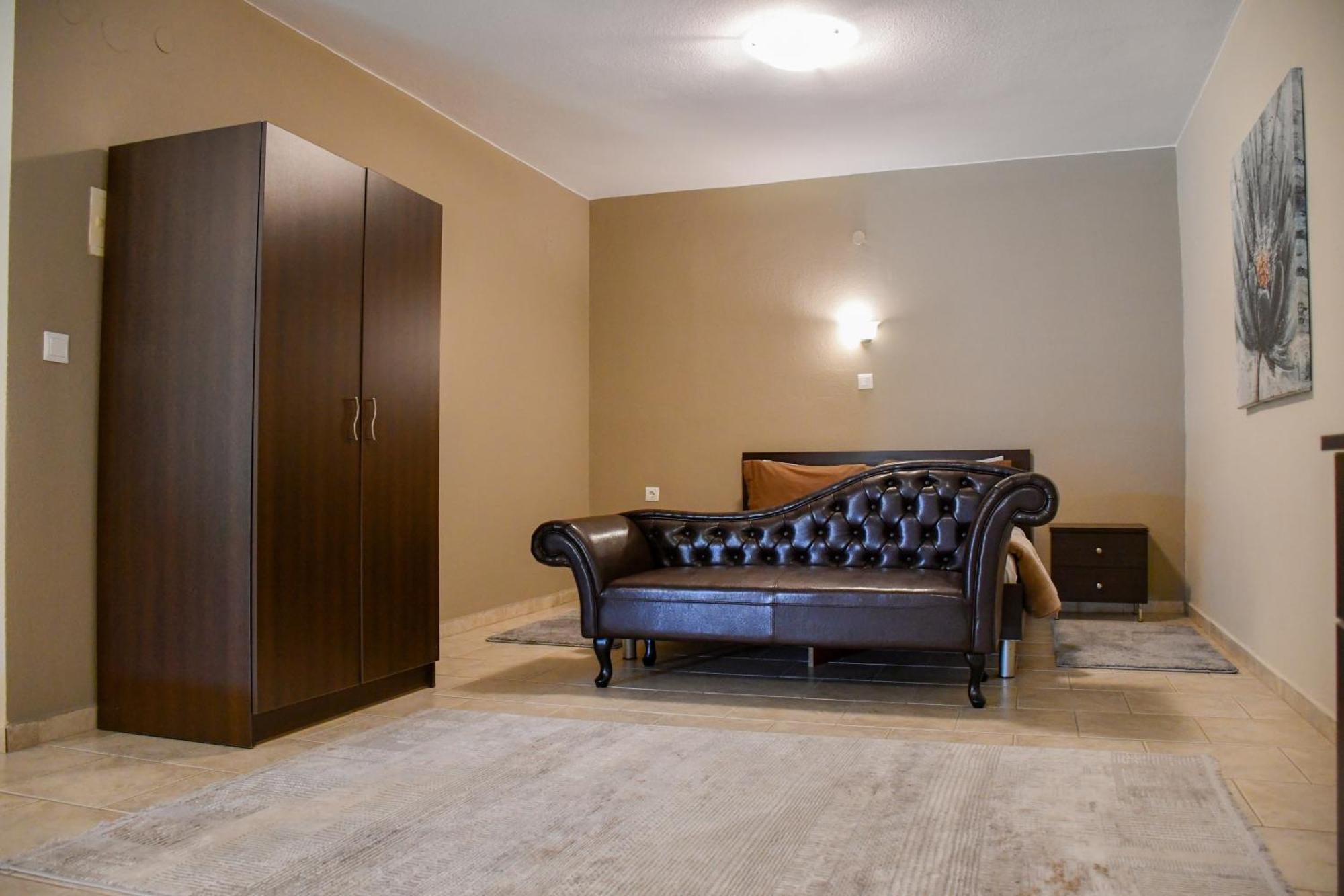 Toula Rooms Angistron Exterior photo
