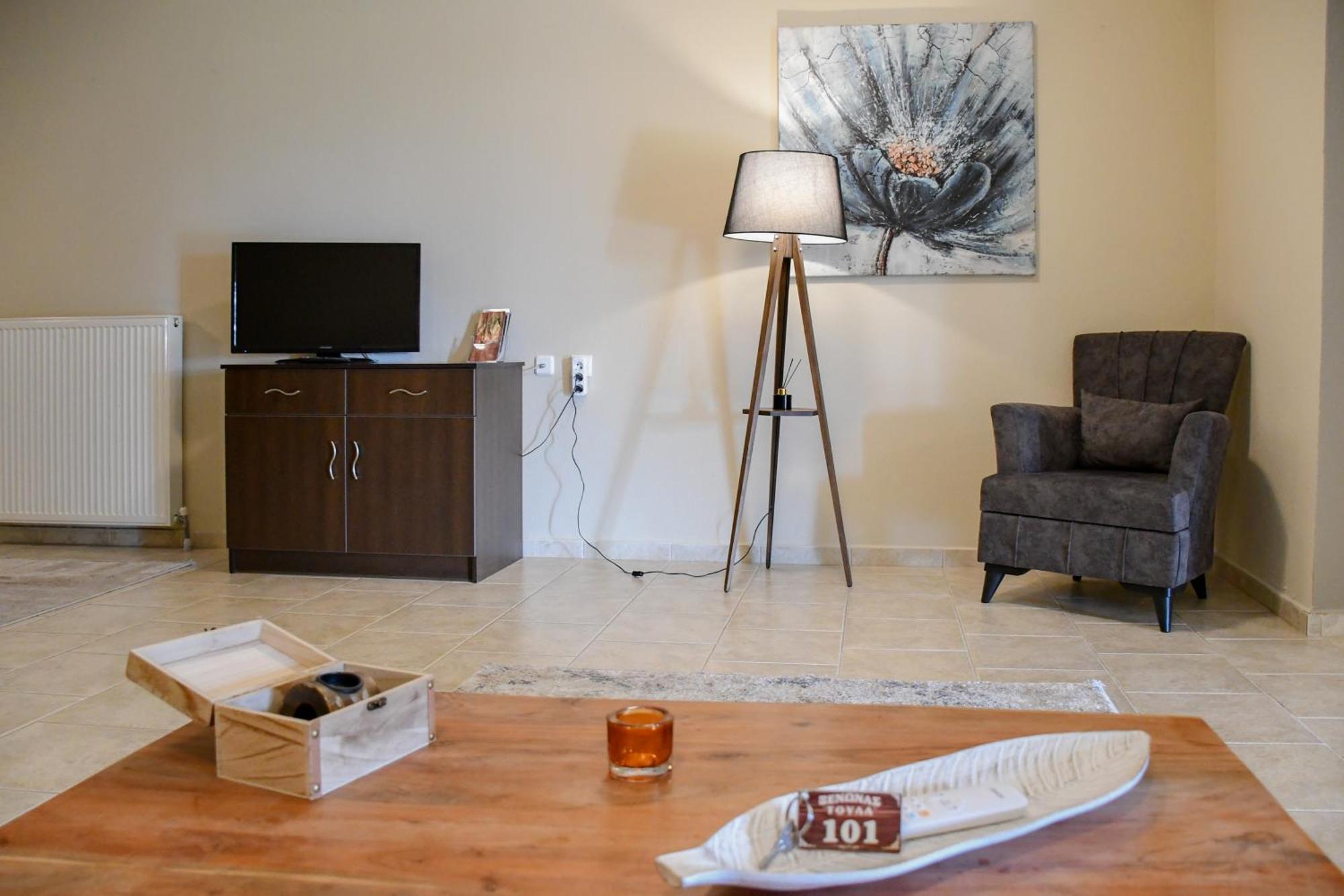 Toula Rooms Angistron Exterior photo
