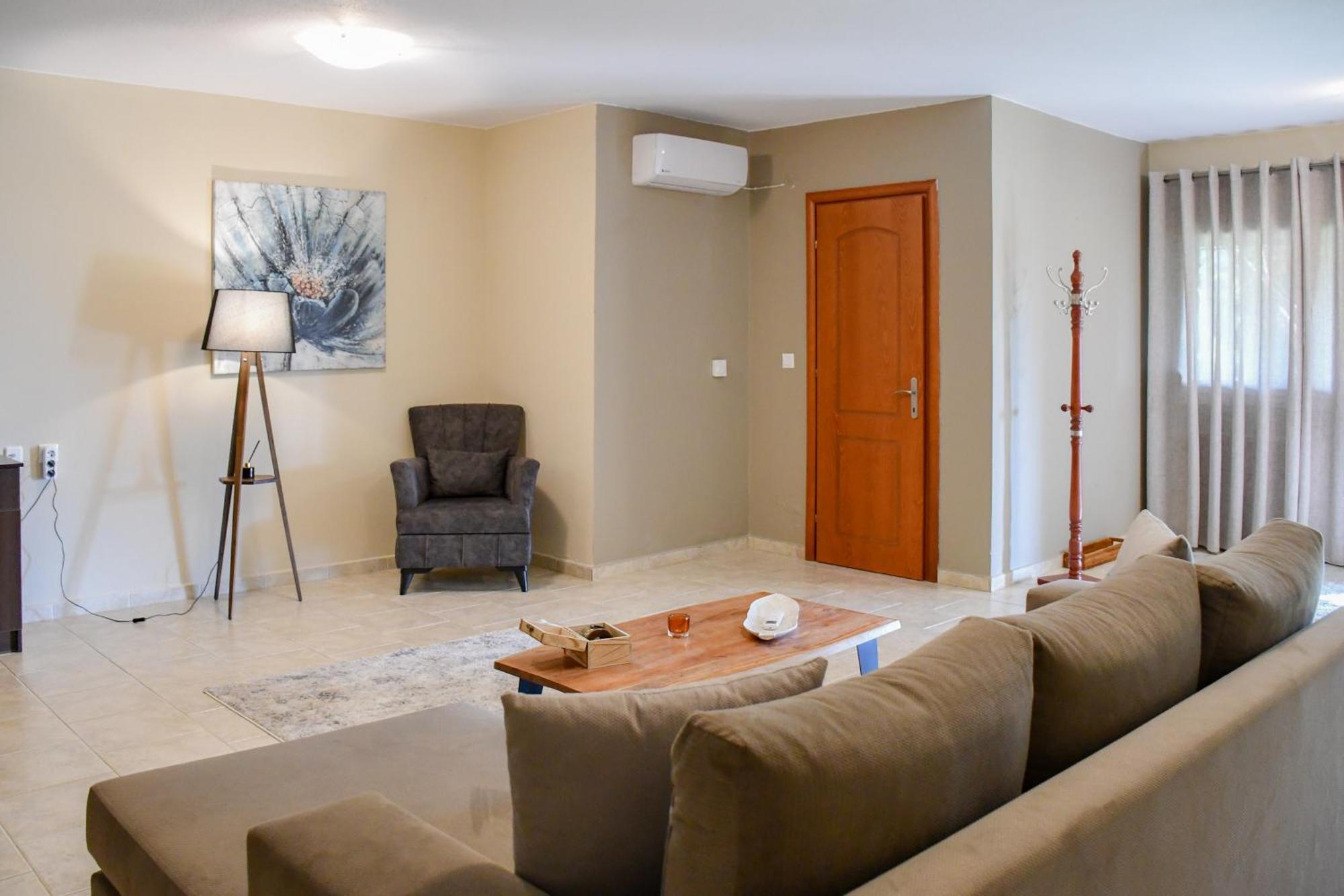 Toula Rooms Angistron Exterior photo