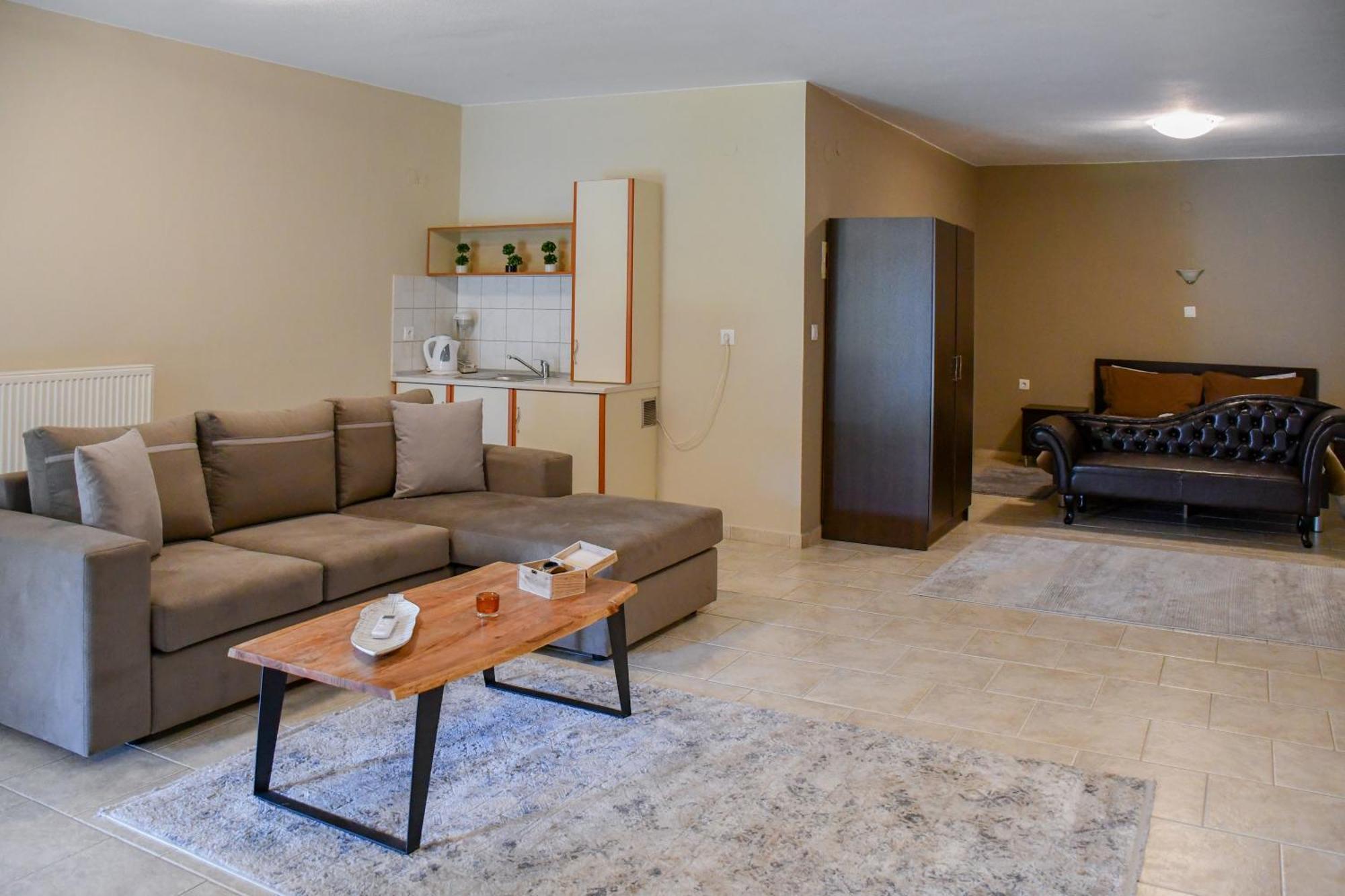 Toula Rooms Angistron Exterior photo