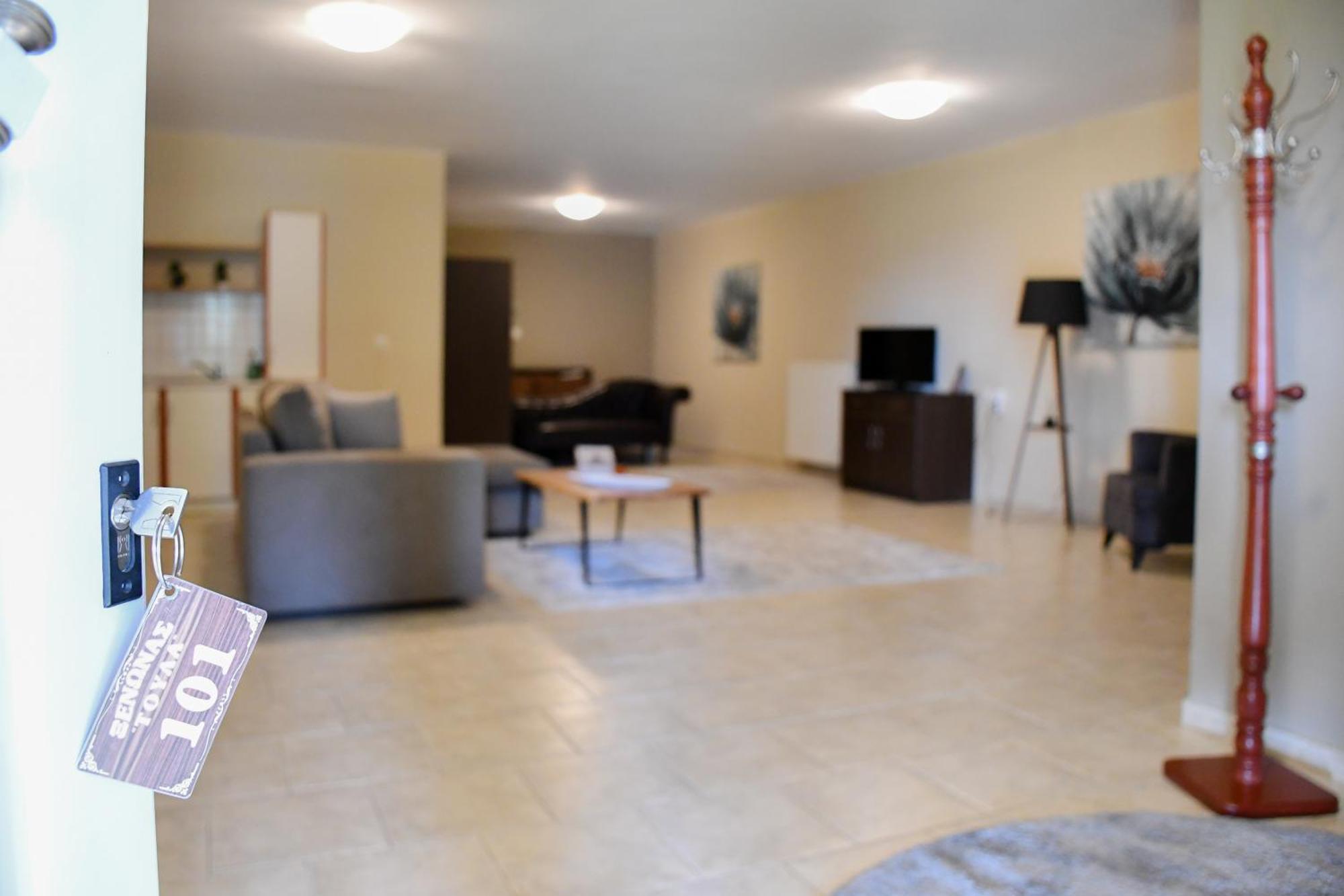 Toula Rooms Angistron Exterior photo