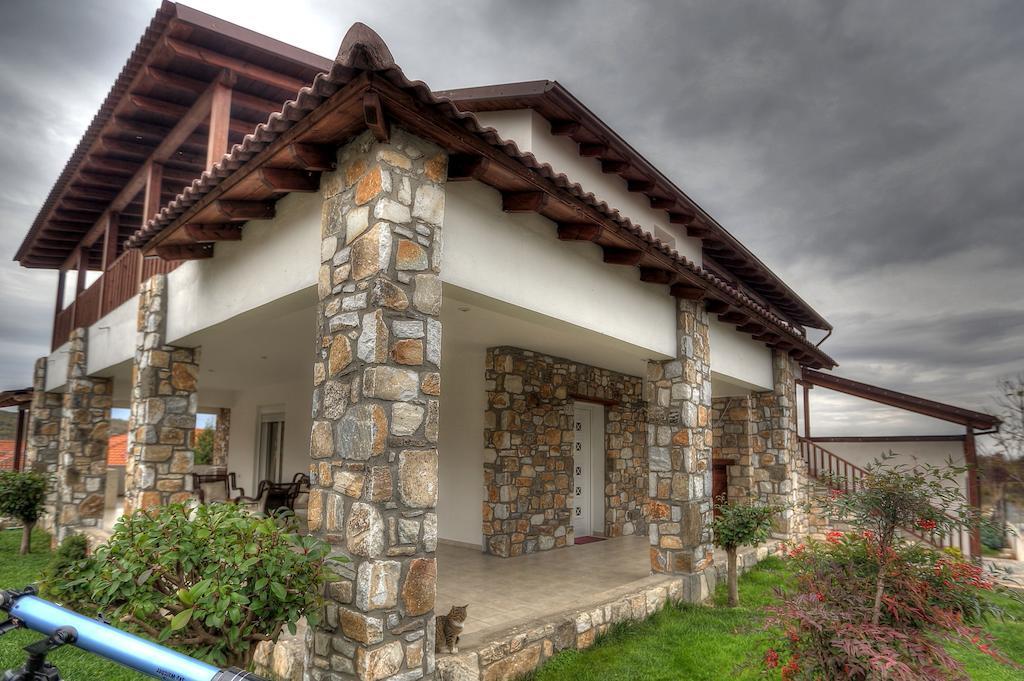 Toula Rooms Angistron Exterior photo
